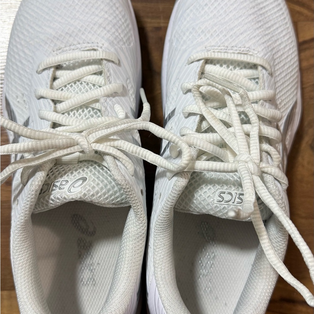 ASICS White Athletic Sneakers Ideal for Pickleball